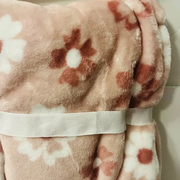 Adirondack Baby by Berkshire Baby Blanket Pinkish Brown White Floral Flowers - Picture 9 of 11